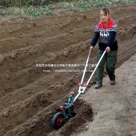 开沟犁起垄器耕地犁手拉犁人