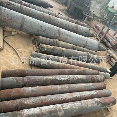 车轮轴锻件30CrMnSiA 6.7 元 / Kg 粗车锻压车轮轴锻件章丘锻造