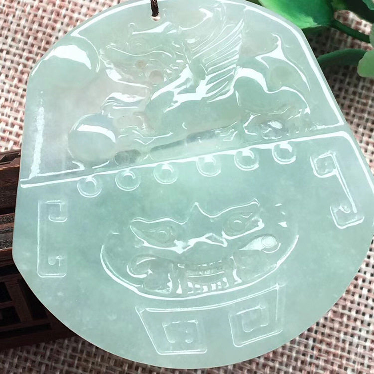 翡翠玉器a货麒麟牌