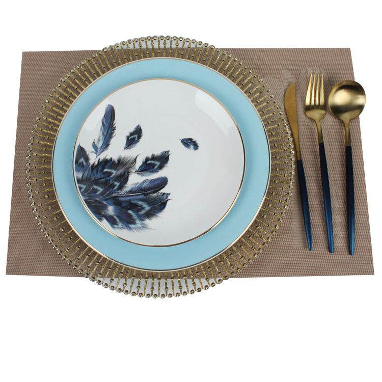 轻奢新中式餐盘套装样板房实木餐桌饰品孔雀羽毛陶瓷盘