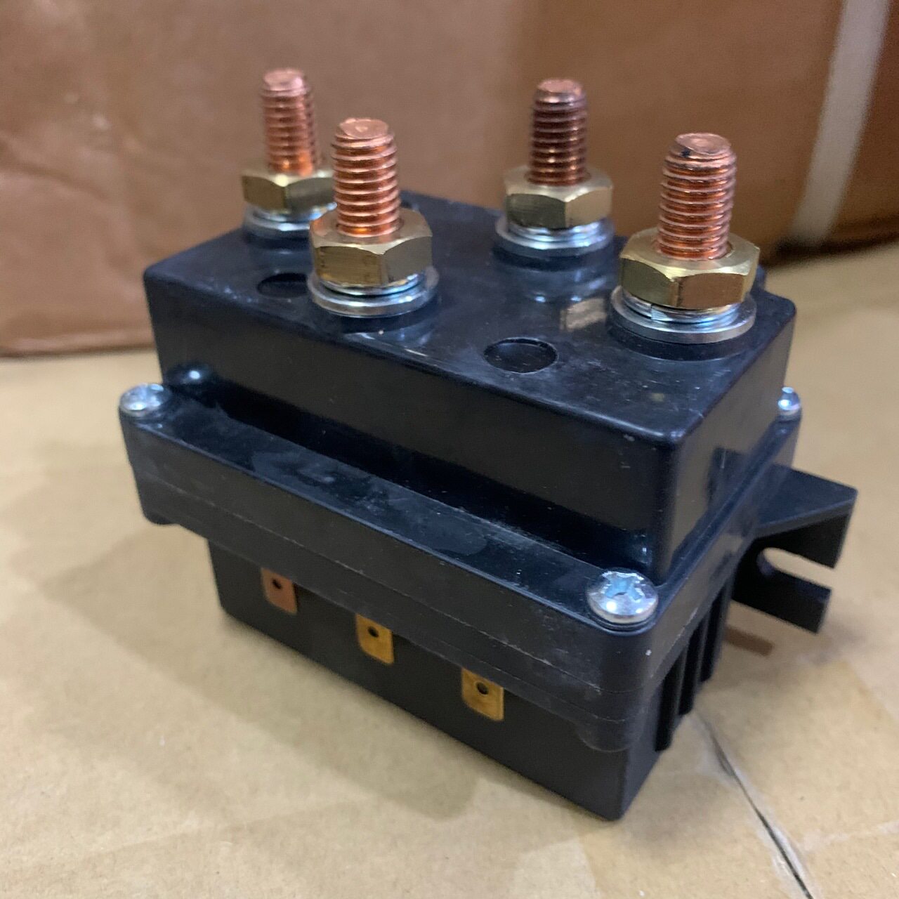 电动绞盘继电器500A插片式电磁开关12V24V直流纯铜