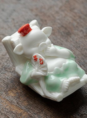 久造创意开心摇摇猪小摆件陶瓷可爱办公室女生桌面解压工艺装饰品