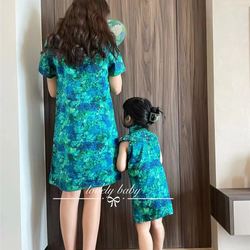 新款亲子装女童绿色短袖旗袍儿童中国风中小童妈妈母女连衣裙碎花