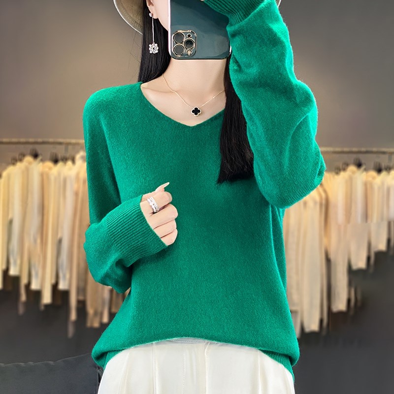 高级感~V领毛衣秋冬女内搭大码宽松时尚洋气可外穿针织打底衫女