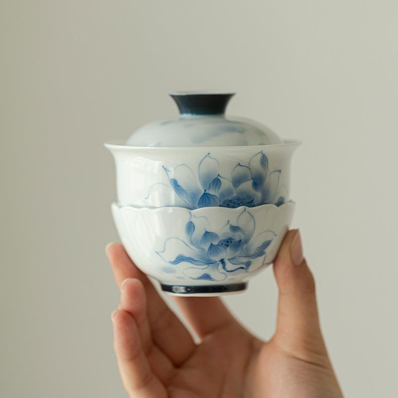 釉彩手绘盖碗轻奢蓝莲花单个llhgw泡茶家用高功夫茶档器具陶下瓷