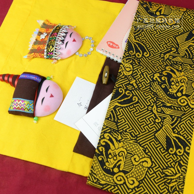 广西布艺民族娃娃 壮族男女布娃娃信插袋 客厅办公室收纳装饰挂件