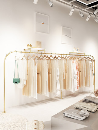 金色双层铁艺壁挂落地服装展示架