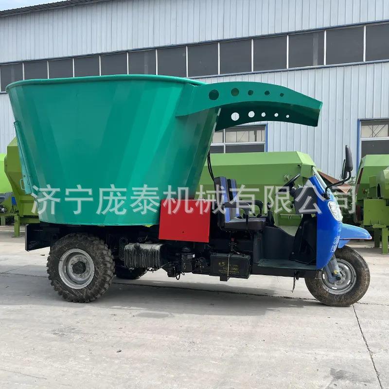 立式多功能QUJ搅撒车式三轮全自动饲草粉投机tmr麦草碎搅拌喂分料