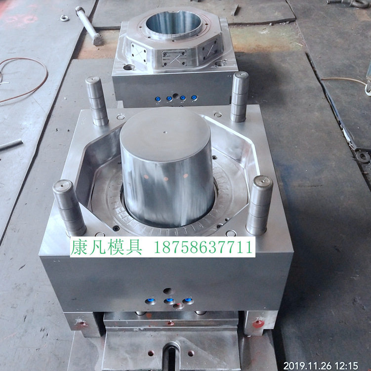 做塑胶工业桶模具多的地方化工桶的模具涂料桶模具