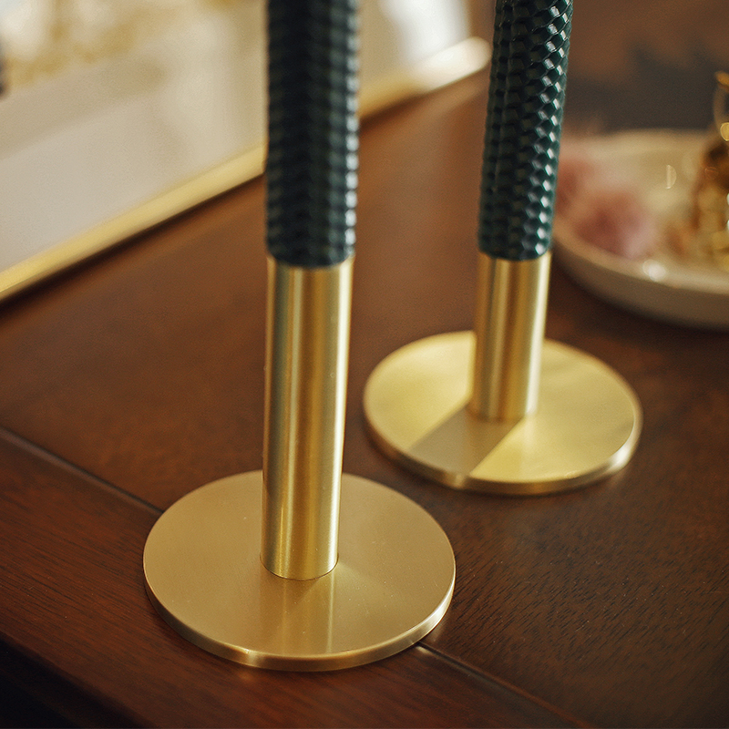 北欧简约创意黄铜轻奢家用蜡烛台浪漫婚庆西餐欧式复古烛台摆件