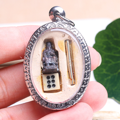 泰国佛牌佛系牌特色 龙婆key 龙普基 二哥丰 男女正牌项链吊坠