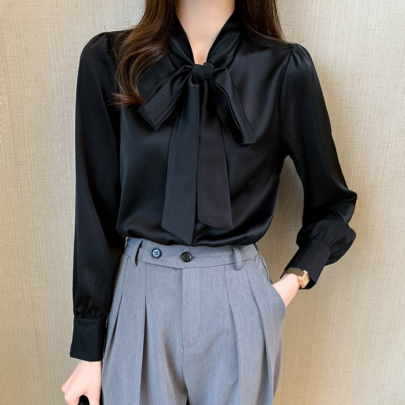 白衬衫女2024秋季新款教资职业面试穿蝴蝶结衬衣宽松垂感缎面上衣