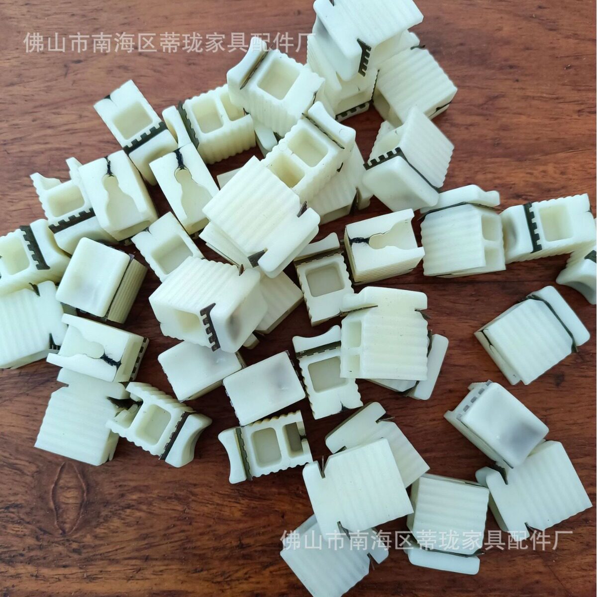 全铝18大板无孔隐形连接件