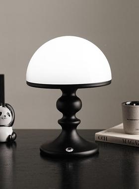贝汉创意黑白装饰品美中古球型桌灯家居床头柜送20241219面朋友小