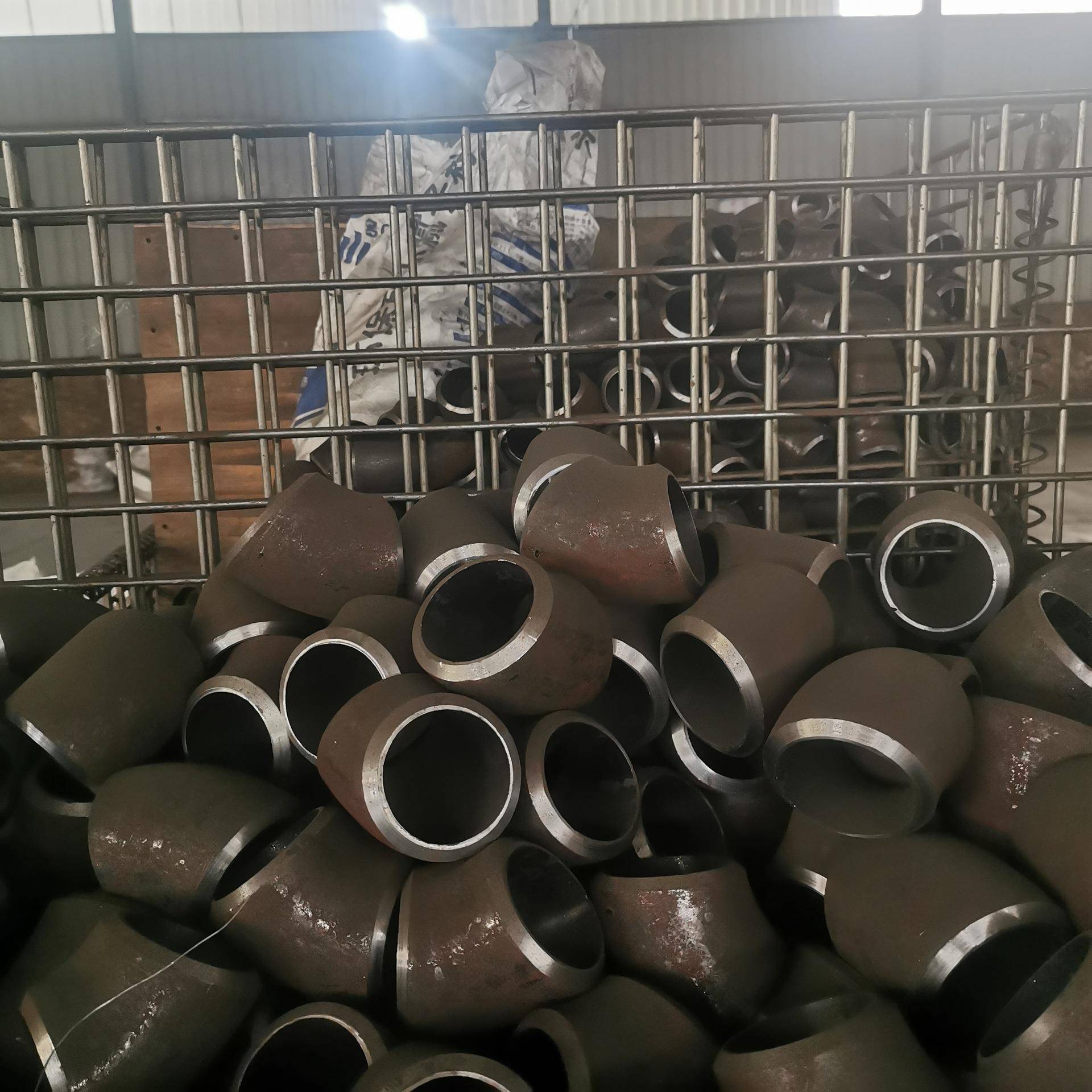 SA9234Gr.0WP90ELΦ1B材质度长半径不锈钢大无-缝弯头