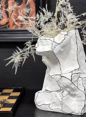 现代极简轻奢几白色线花EVL器造条型何花房瓶艺书桌面家居装饰品