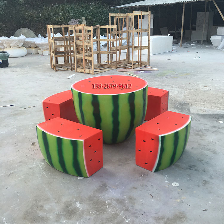 户外玻璃钢西瓜桌椅雕塑可定制