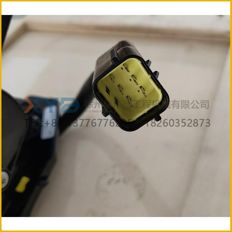 7徐工平地机GR2厂15340687电子油门脚踏板原配件80368BJZ7494