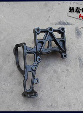 陕汽重卡原装配支件德龙新M3000DZ961896保0安险杠装支座架DZ9618