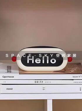 现代简约样板件间儿童房书桌米奇主题摆饰画床头柜公仔AFK饰装装