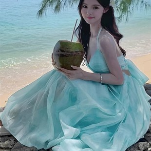 海边度假挂脖沙滩长裙 2025年新款 法式 格子v领吊带连衣裙子女夏季