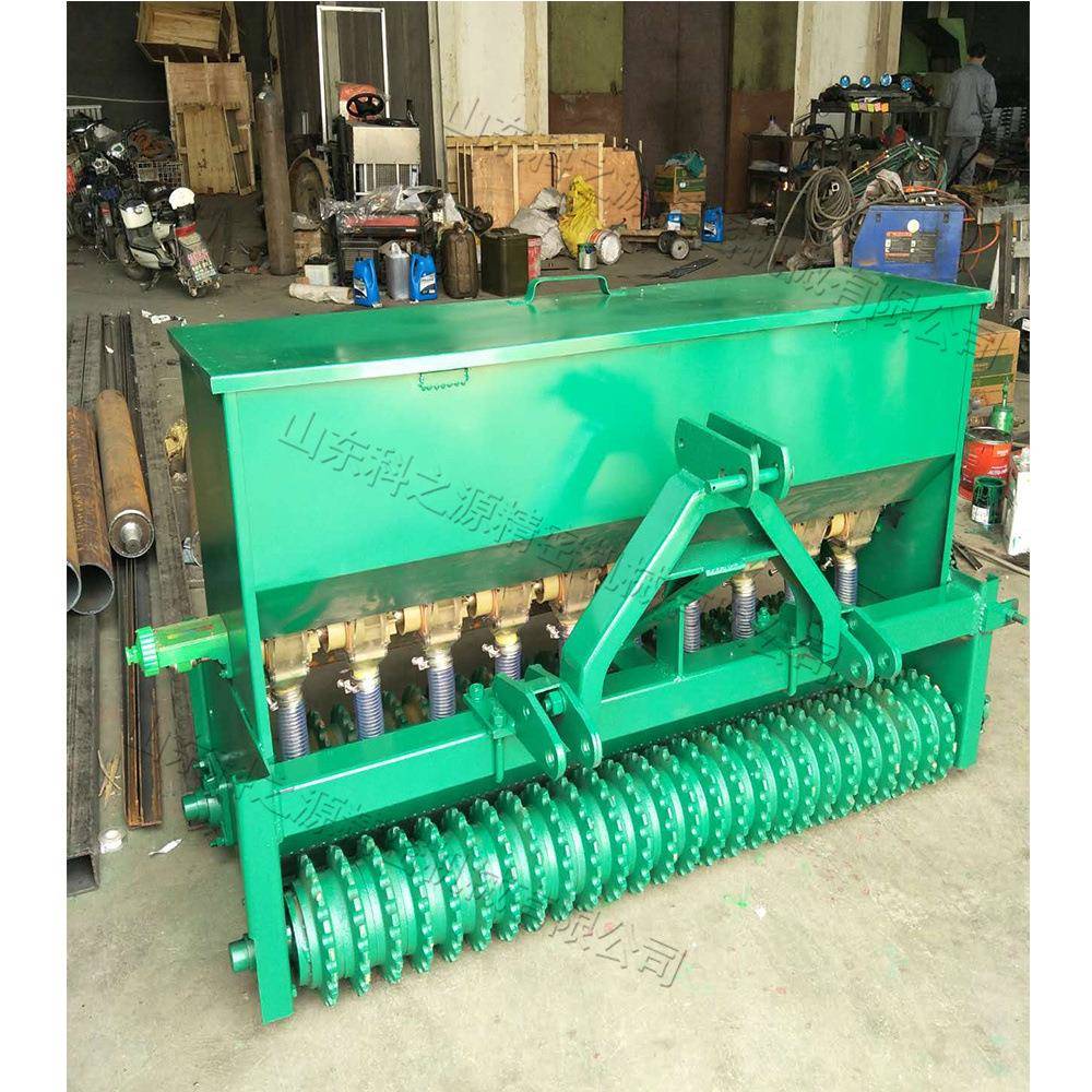 拖拉机牵引式草籽IVO播式种苜机草坪地备面播撒设蓿一体种植机