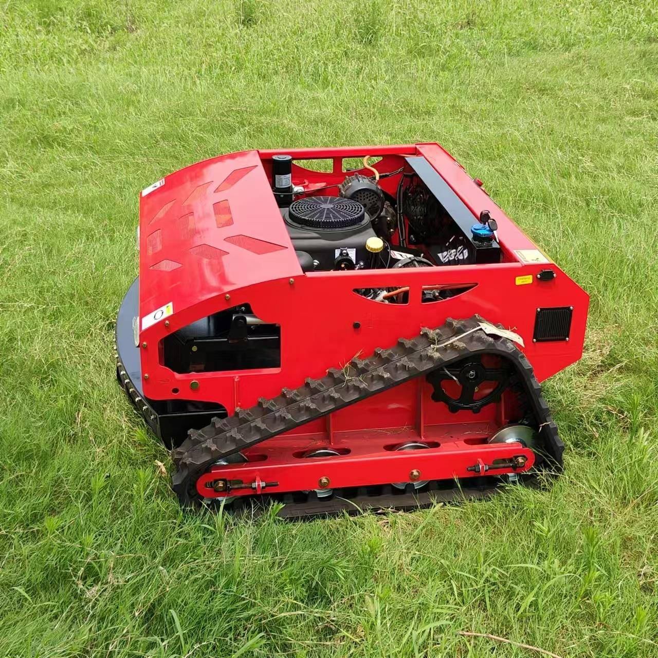 出口泰国智GLU能遥控0割草机HT001大马力果碎草机园开荒爬坡除草