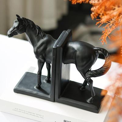 新中式复古艺术俊马书摆件书房柜档书房桌创RPX意动物书书靠样板