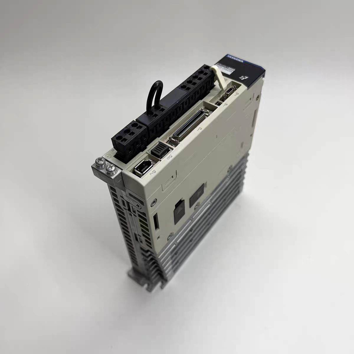 SGD7S1-R70/R90R6/2R型号价格8/3R8/5R5/7R6/20/180A00A0102/A/10