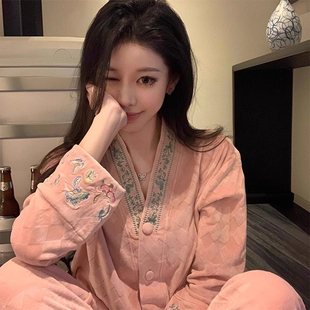 熊拾玖新中式睡衣秋冬季女款2025国风刺绣珊瑚绒加厚可外穿家居服