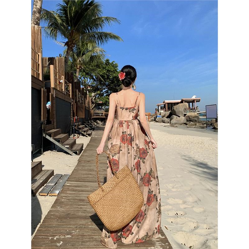 新款法式高级感复古玫瑰碎花吊带连衣裙v领系带海边度假风沙滩裙