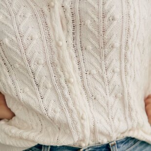 白色针织开衫外套女V领法式复古风秋季长袖短款2024新款女装毛衣