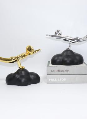 简约代银色黑色树脂样趣味云朵飞bj00030行员现雕塑客厅电视柜板