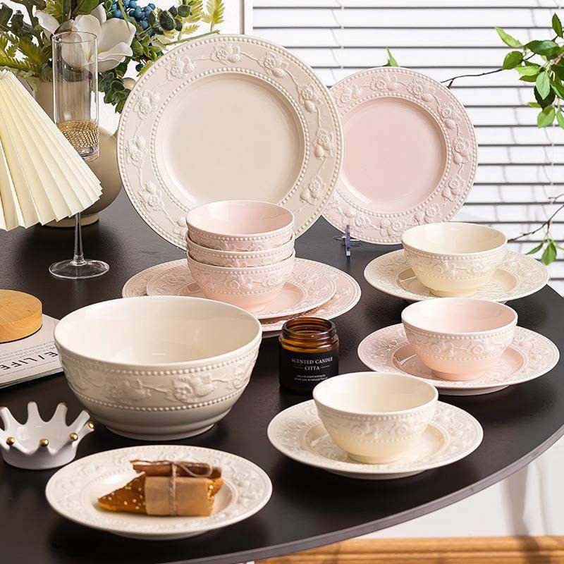 轻奢风浮碗雕草莓碗碟套装餐红高颜值少女心网XGO陶瓷具套装盘碟