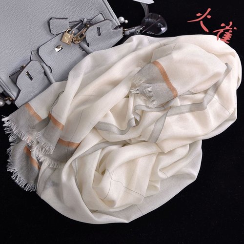 真丝围巾女百搭洋气时尚秋冬薄款围巾柔软有垂感镶边围巾披肩