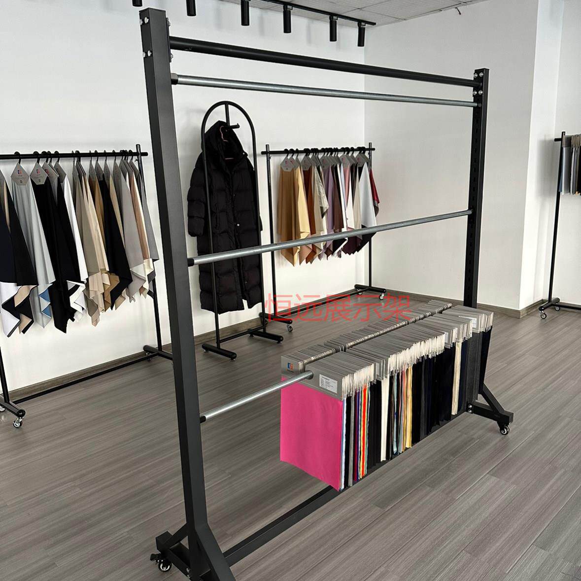 料移动面色卡吊卡示架布匹布料架服装纺织布卷架展PNF子挂布货展
