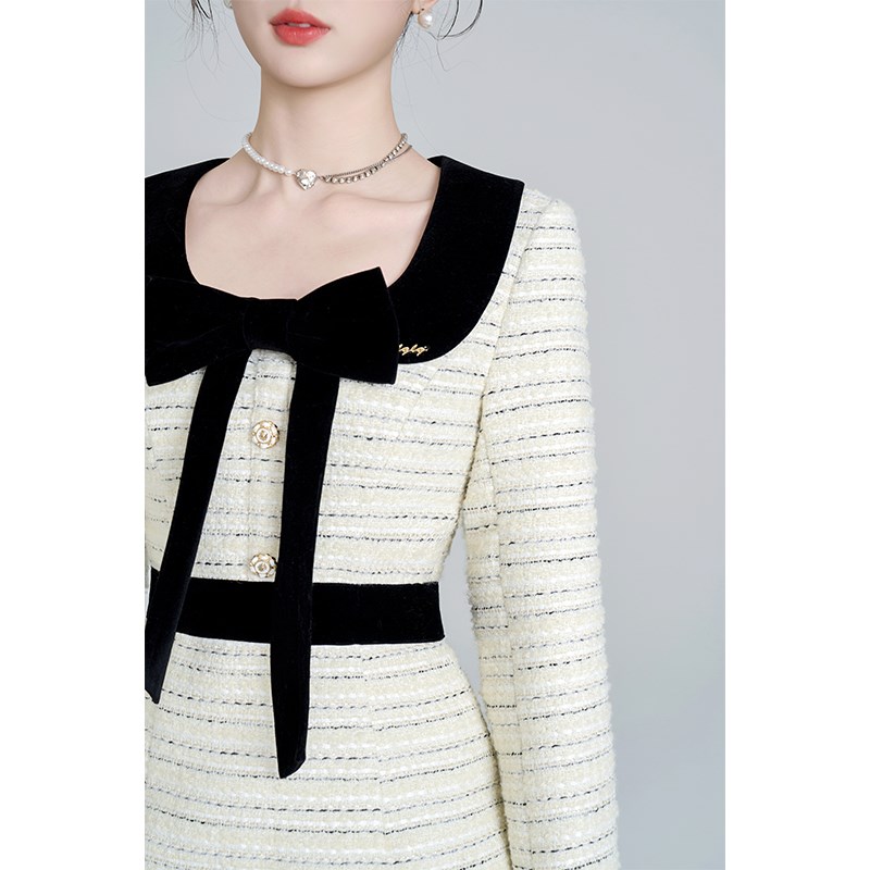 富家千金风方领收腰连衣裙女冬季法式甜美气质蝴蝶结打底a字裙子