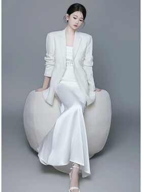 白色高级感职业西装外套配吊带连衣裙套装女2025新款西服裙子两件