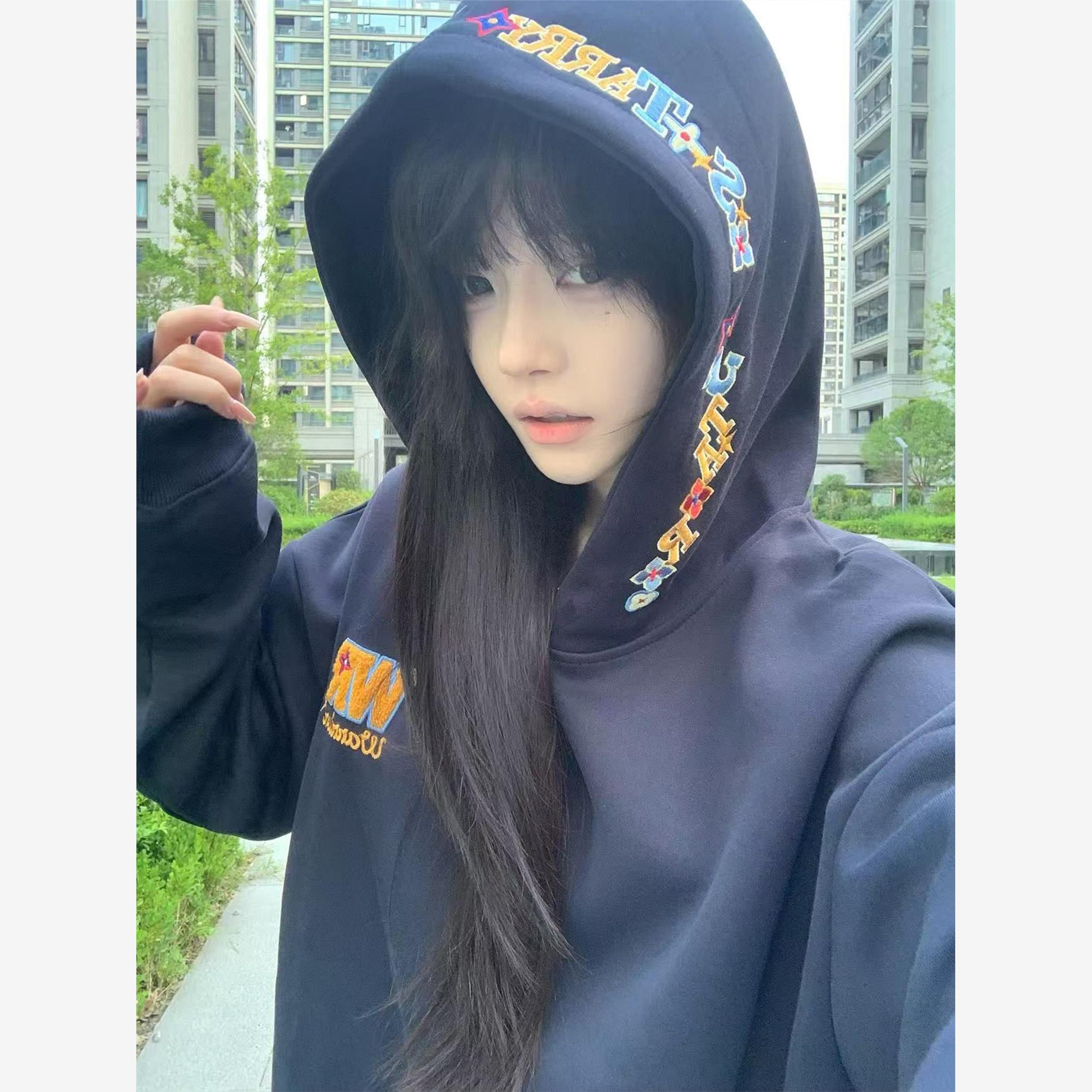 国潮牌藏青色彩色字母刺绣卫衣女