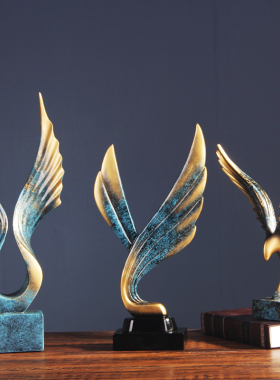 大鹏展翅!现代简约办公室书柜摆设 抽象老鹰翱翔雕塑 树脂工艺品