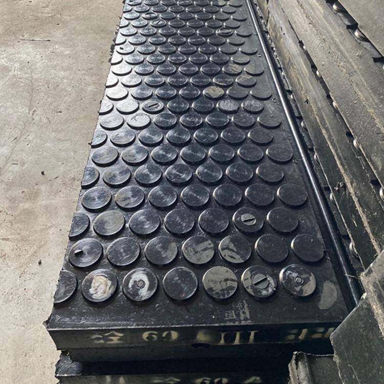 前橡嵌丝道口板程AFA黑色缓冲减速板一套耐四板表胶面耐磨腐蚀,鲜花速递/花卉仿真/绿植园艺,其它园艺用品,淘宝优惠券,粉丝福利购,淘宝优惠卷