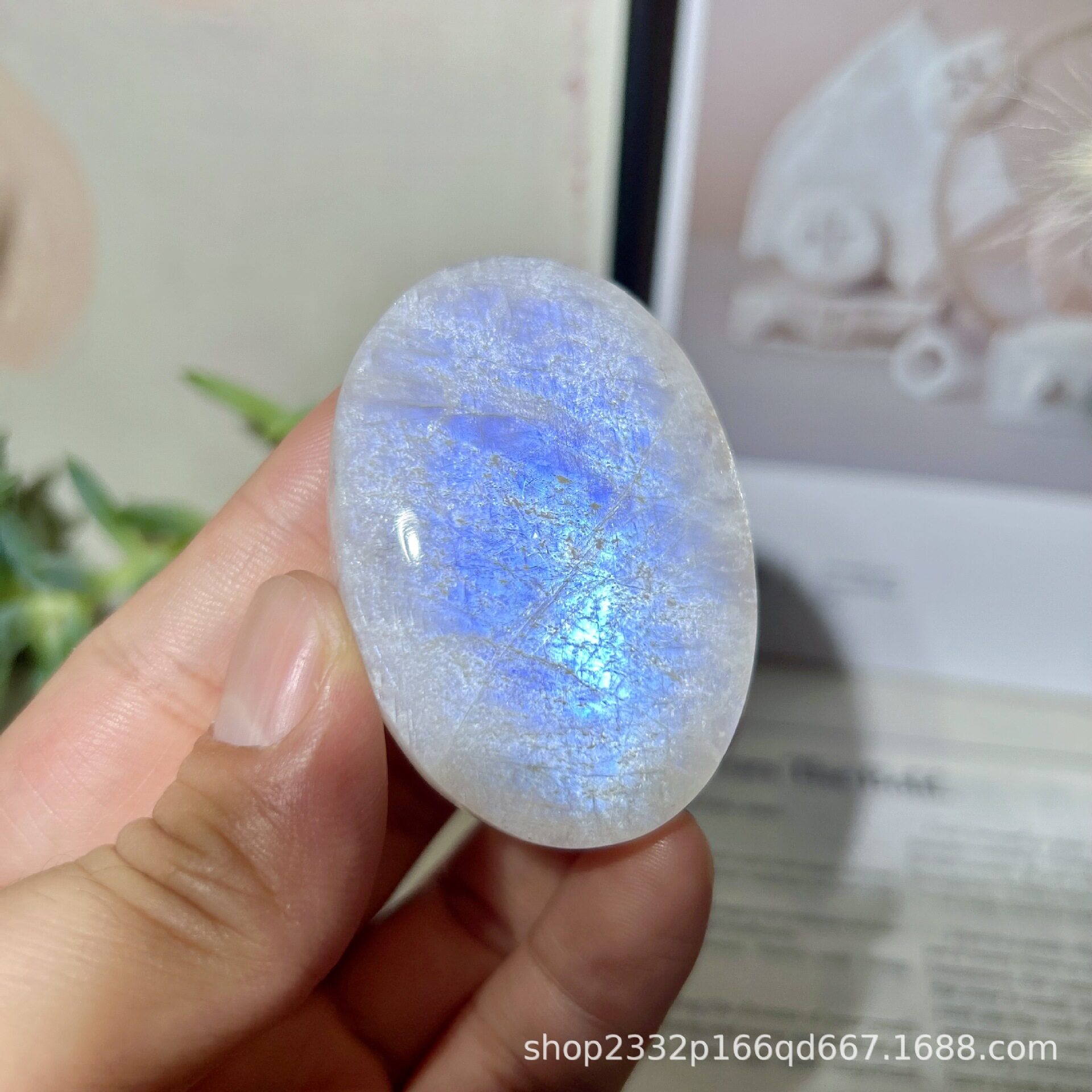 天然白月光把玩白月光手把件双面强蓝光实物拍图蓝光月亮装饰摆件