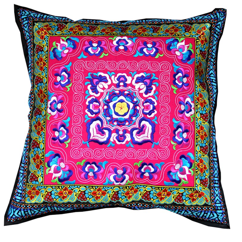 云南民族风刺绣抱枕 床头靠垫 含芯 椅子沙发坐垫靠枕靠包