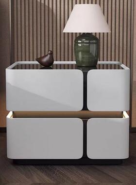 新ERE款悬浮应卧智能床头柜简约奶灯油风感实木床头柜现代家用室