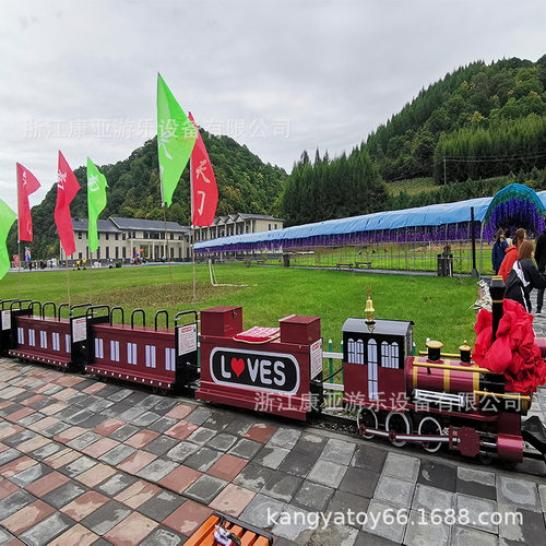 景区轨道骑挂式小火车游乐设备网红项目户内外电动爬坡无轨观光车