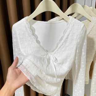 秋冬加绒V领花边蕾丝打底衫女2024新款高级感收腰网纱长袖t恤上衣