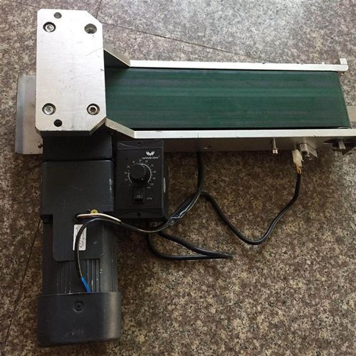 90W小型传送带功能完好成色实拍如图。电机90WAC2