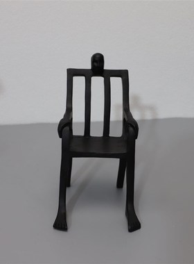 北欧极简轻奢黑色金属人物摆件样板房家居玄关客厅工艺品摆件