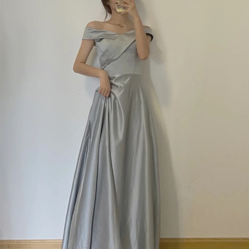 2024新款灰色姐妹团缎面伴娘服毕业显瘦平时可穿演出连衣裙夏季女