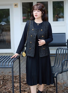 大码女装两件套秋季新款长袖针织黑色百褶连衣裙显瘦胖mm法式马甲